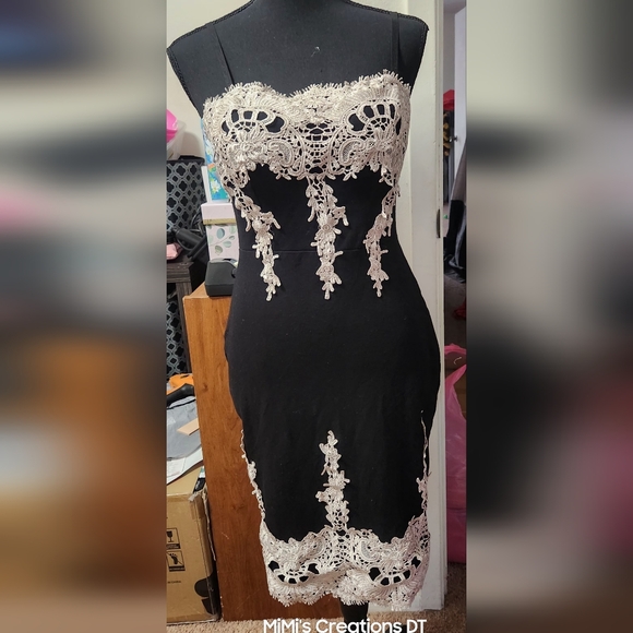 Haute Monde Black and Champagne Midi Fitted Dress - Picture 2 of 9